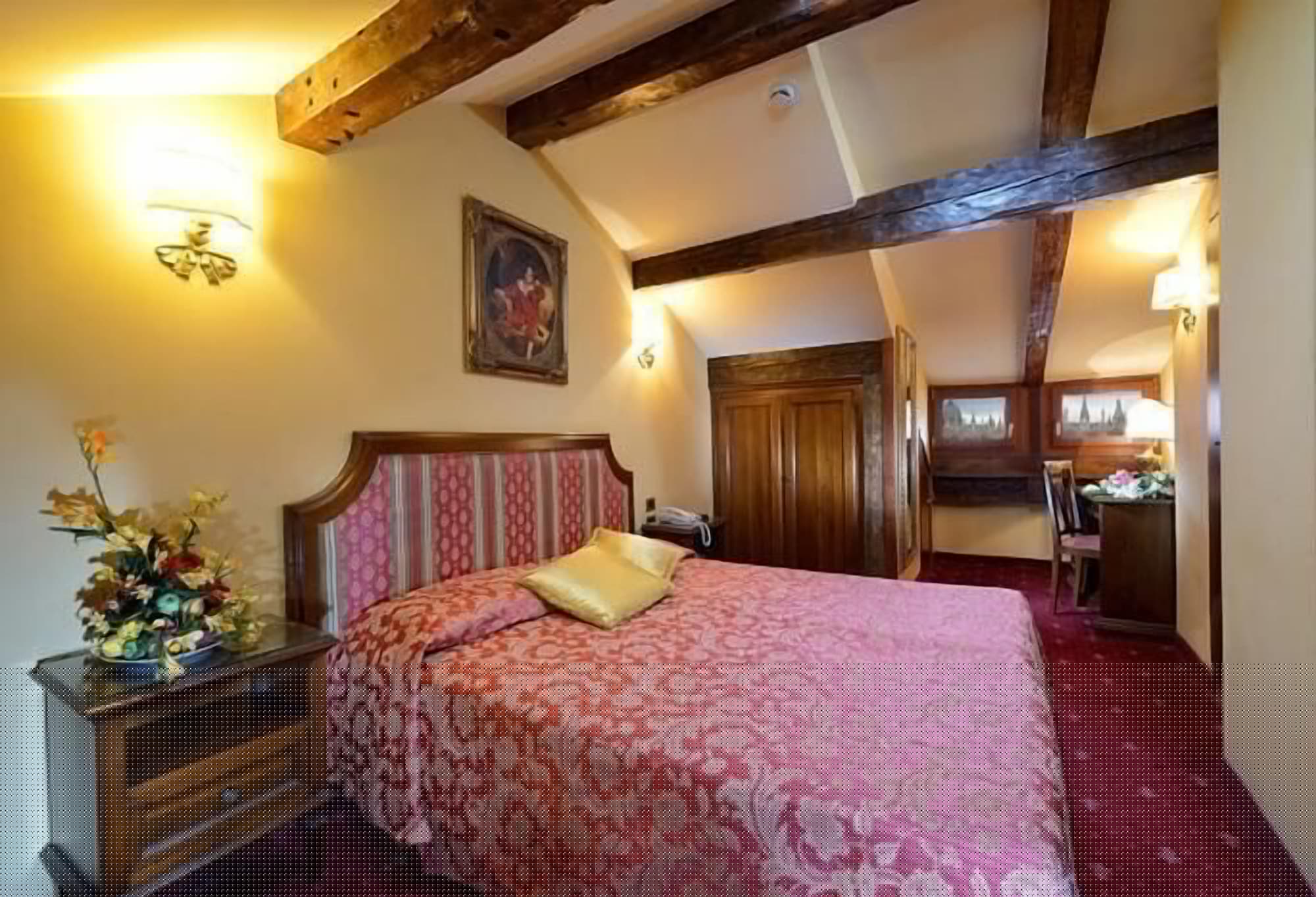 ROOM, SINGLE