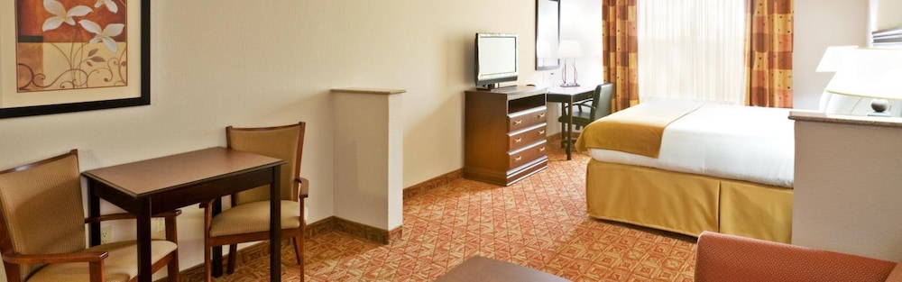 Comfort Inn Suites Denison North Lake Texoma 25/38
