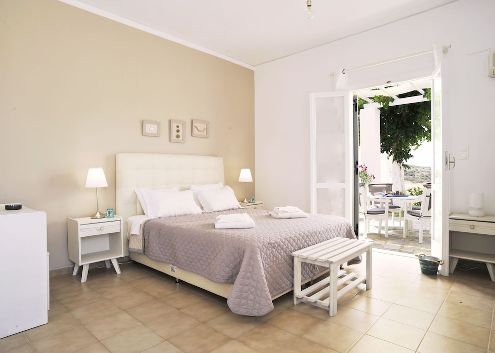 FAMILY, STUDIO, SUITE, 3 BEDS, SEA VIEW