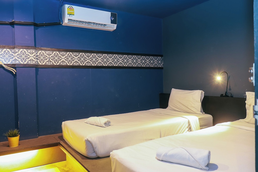 Fulfill Phuket Hostel 8/42