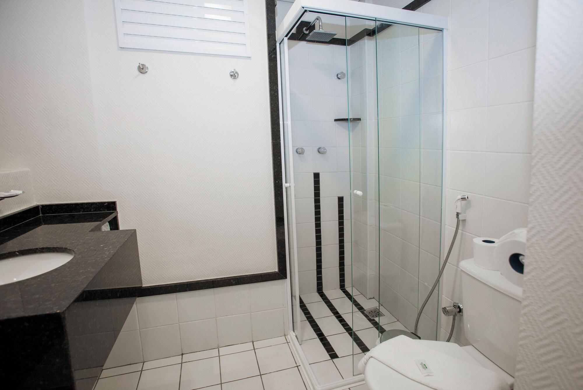 شقة بريميوم بسرير مزدوج وسرير فردي، Astron Associado Estoril Hotel 5/6