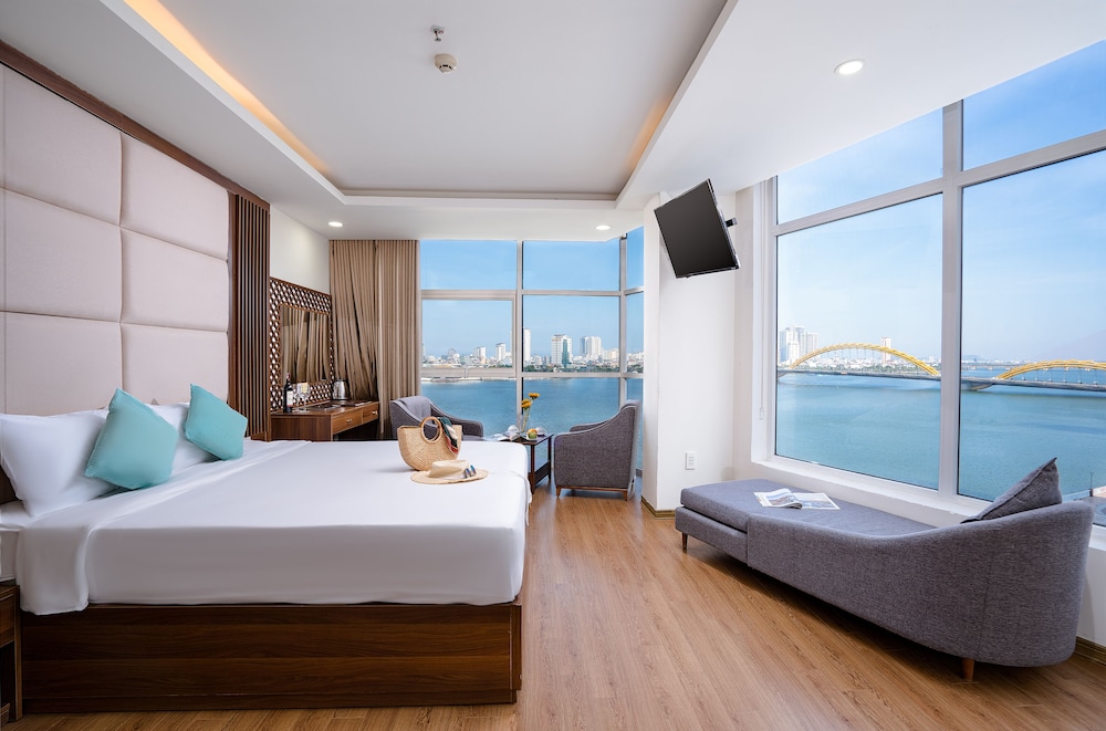 Pariat River Front Hotel 27/62