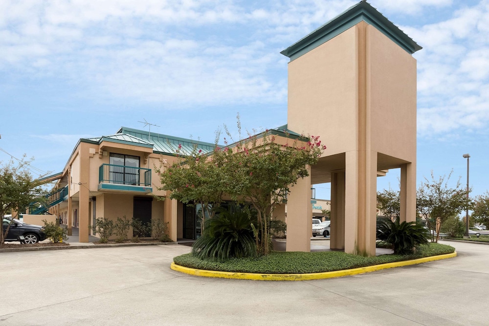 Rodeway Inn and Suites New Orleans, LA 33/33