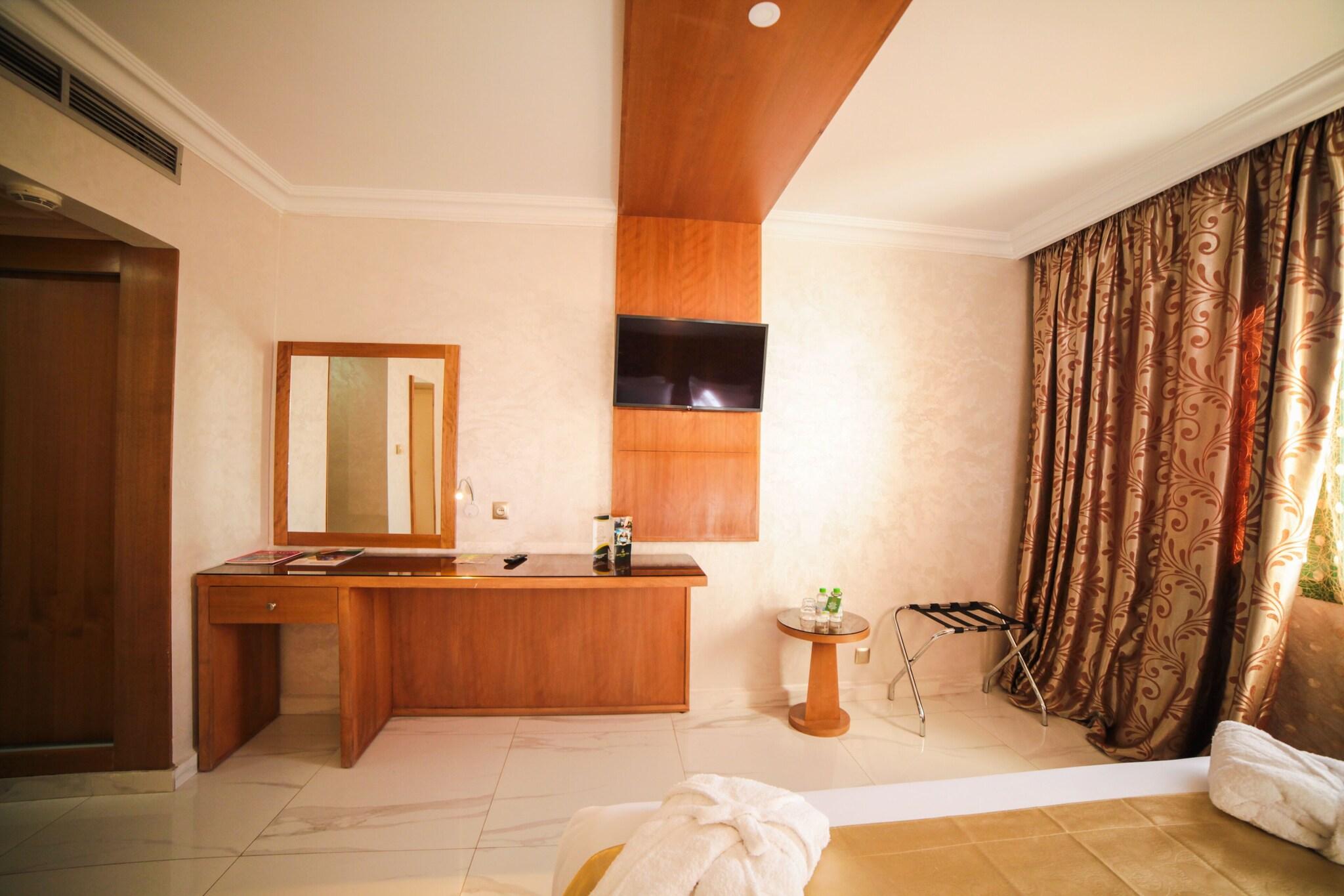 جناح جونيور بسرير كوين، Argana Hotel 3/5