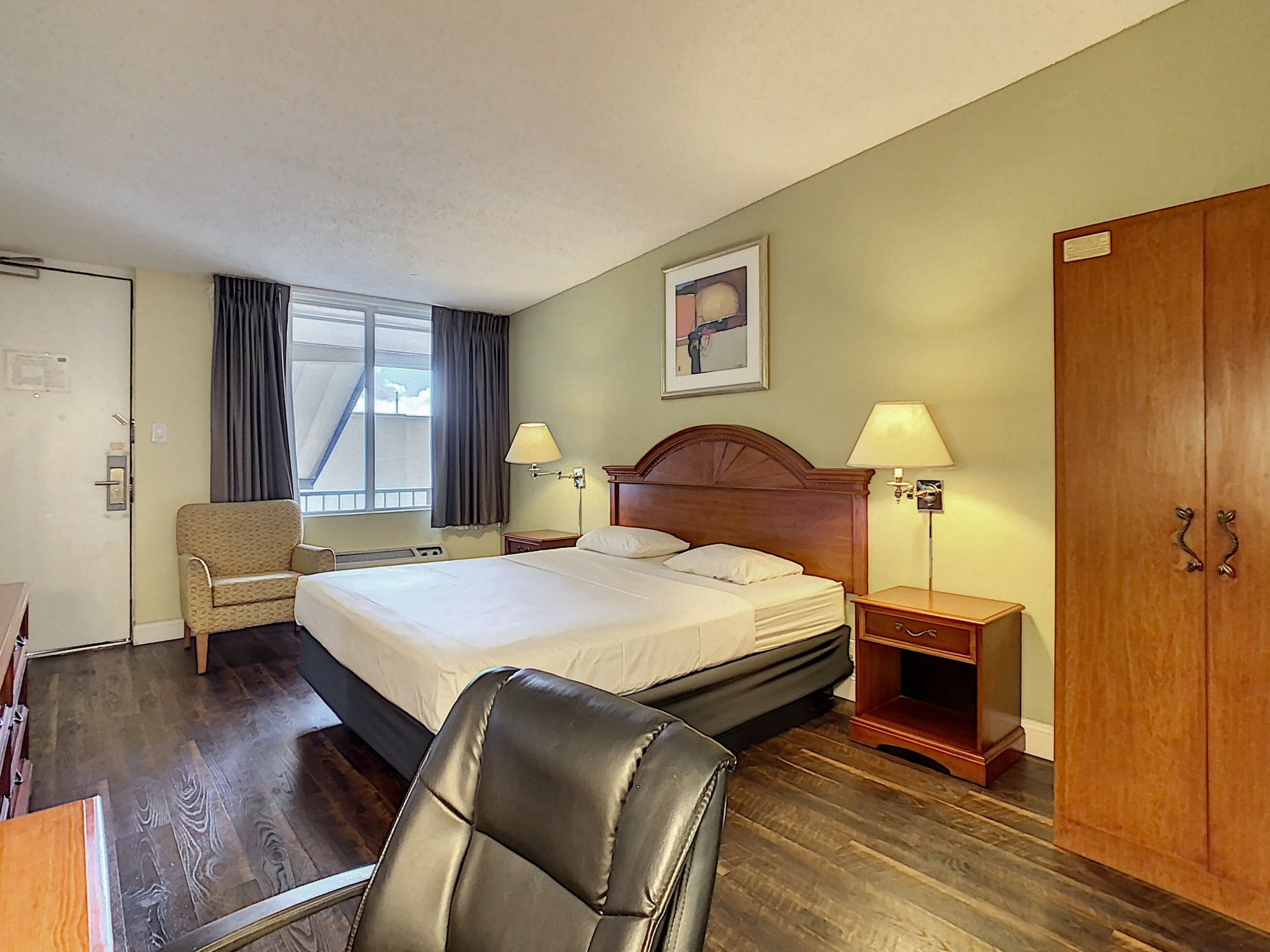 ROOM, SINGLE, KING BED