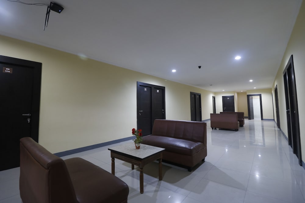 Reddoorz Near Itc Cempaka Mas 36/54