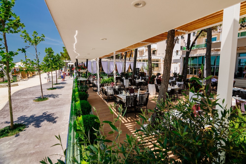Albanian Star Hotel 45/50