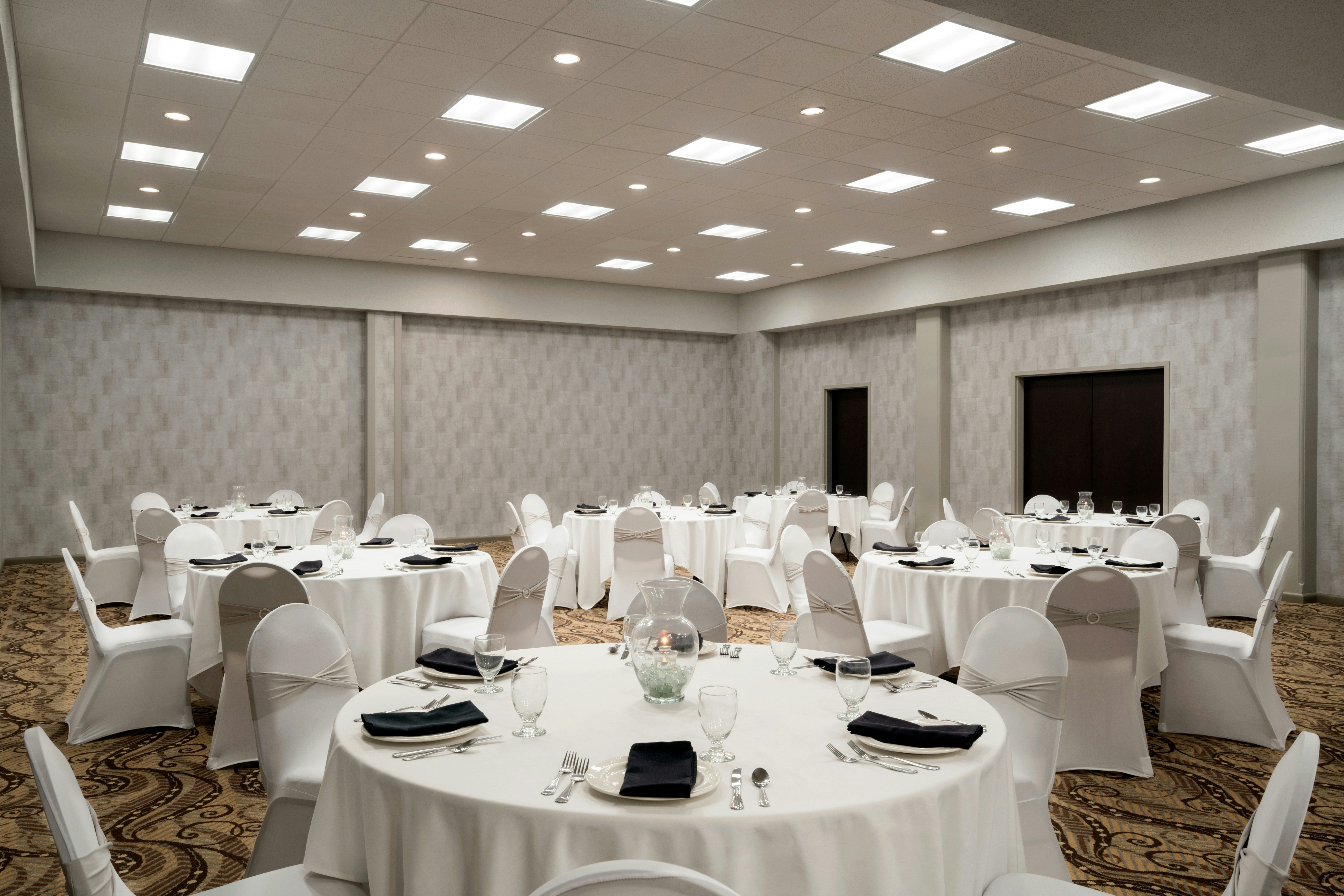 Embassy Suites Brunswick 40/55