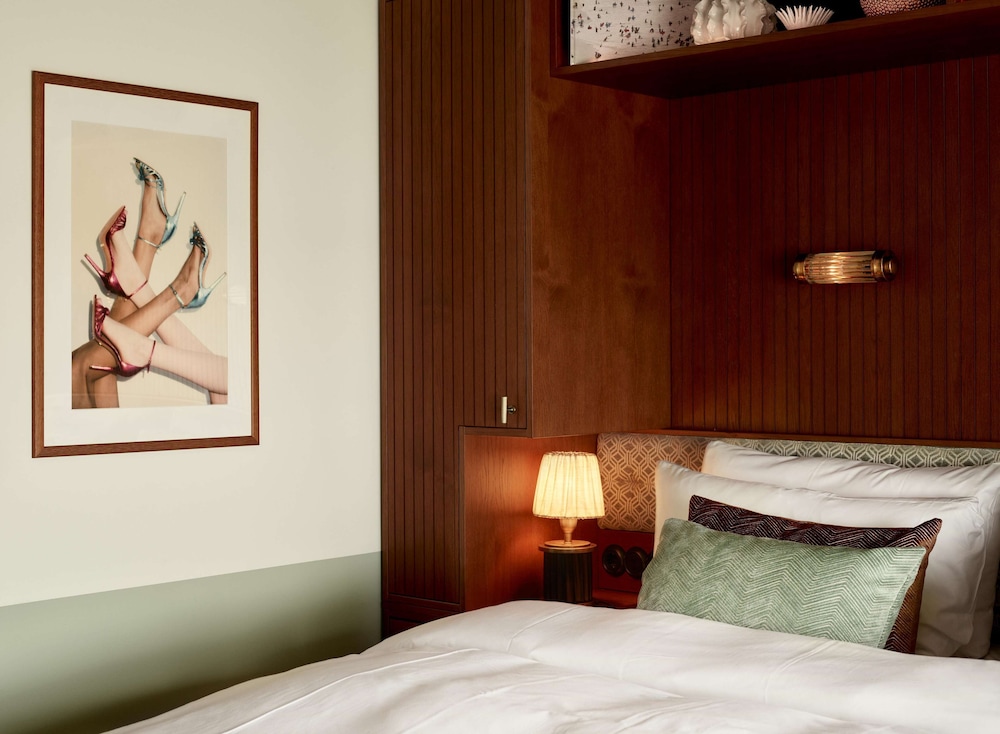 Ellery Beach House 13/45