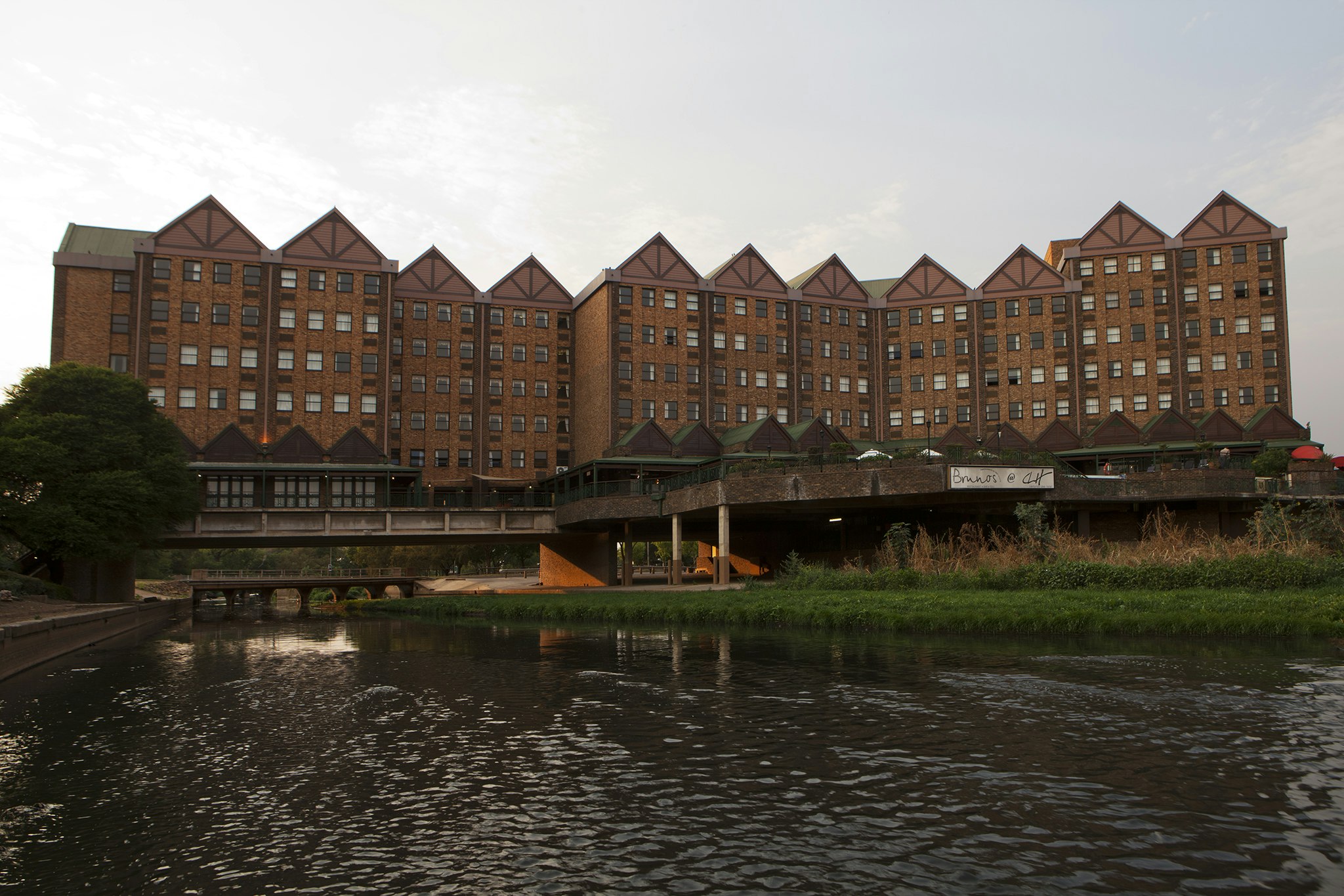 The Centurion Hotel 60/64