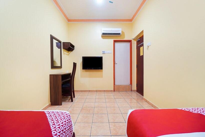 Hill Times Inn Hotel 25/27
