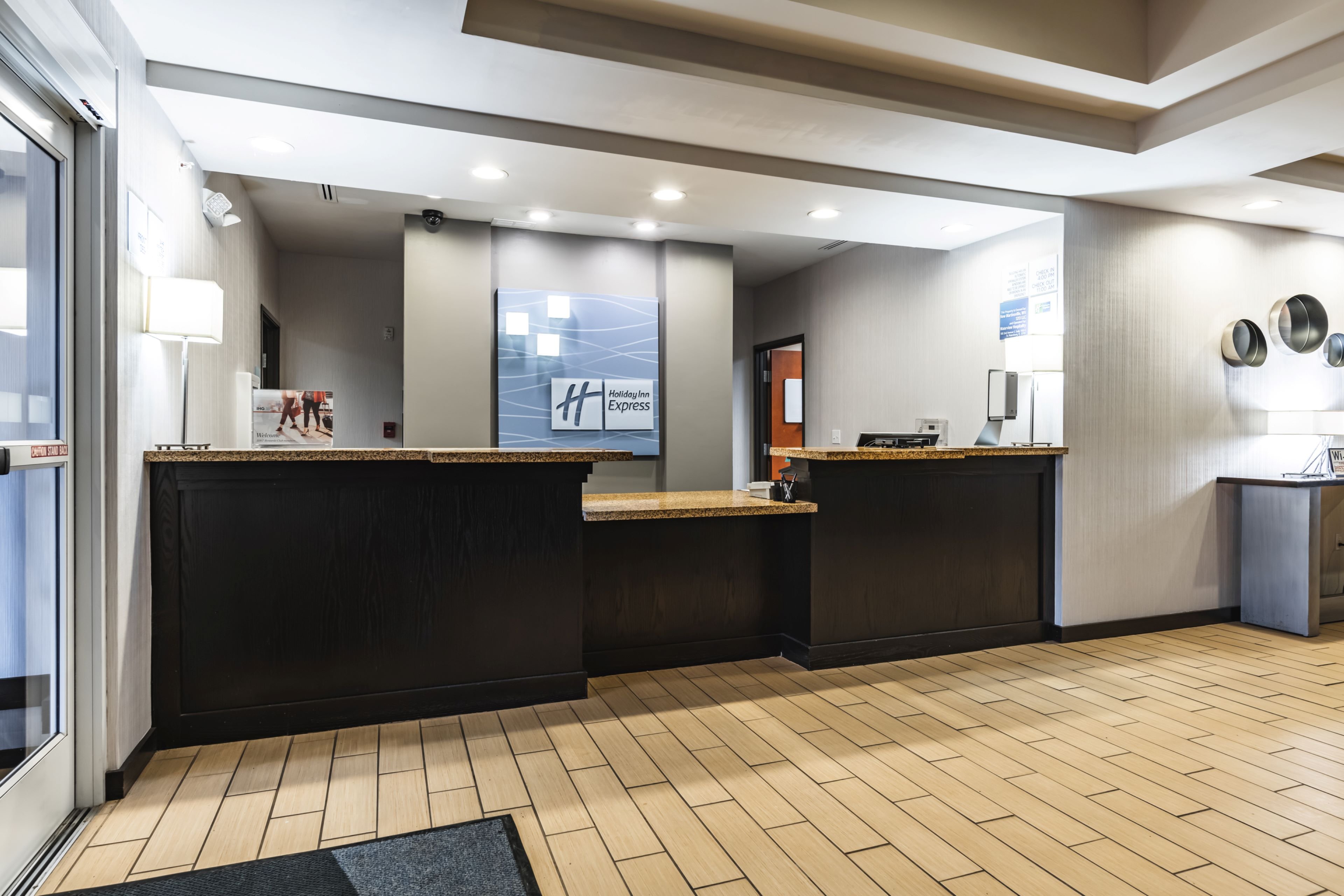 Holiday Inn Express & Suites New Martinsville 14/73