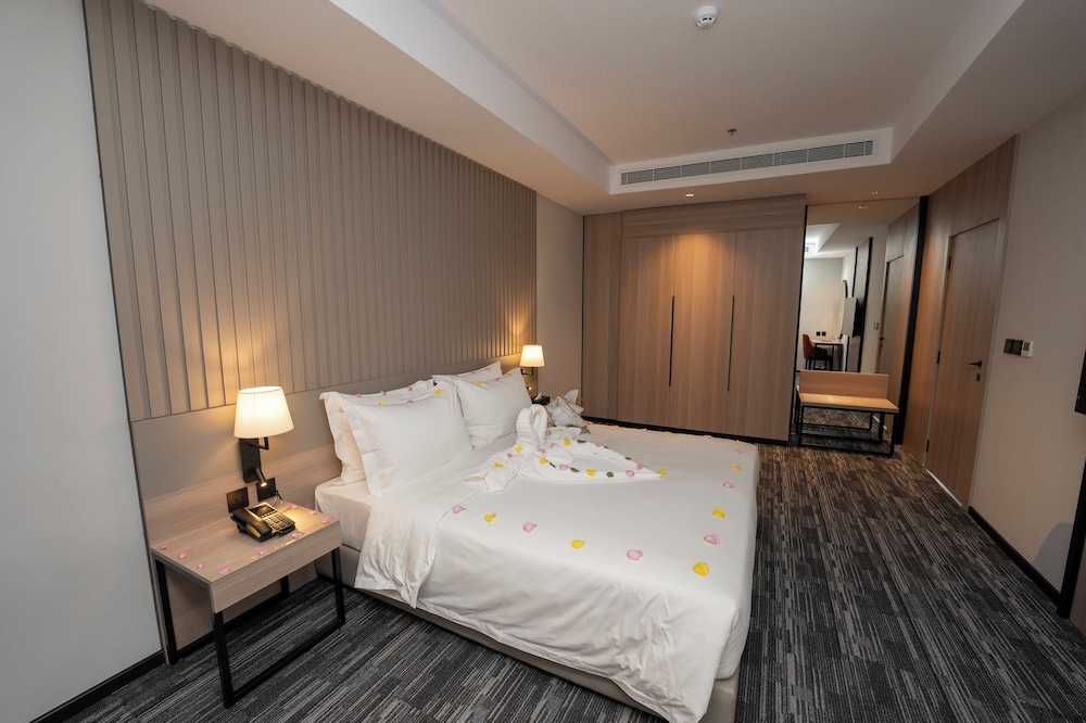 1 BEDROOM, EXECUTIVE, SUITE