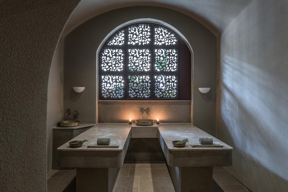 Acro Suites a Wellbeing Resort 24/50