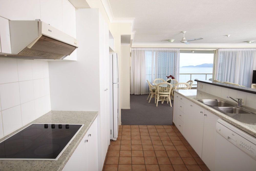 MARINERS NORTH HOLIDAY APARTMENTS 24/77