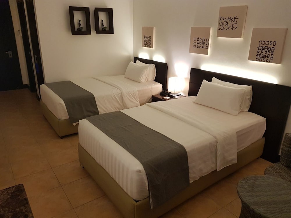 Boracay Ocean Club Beach Resort 9/77