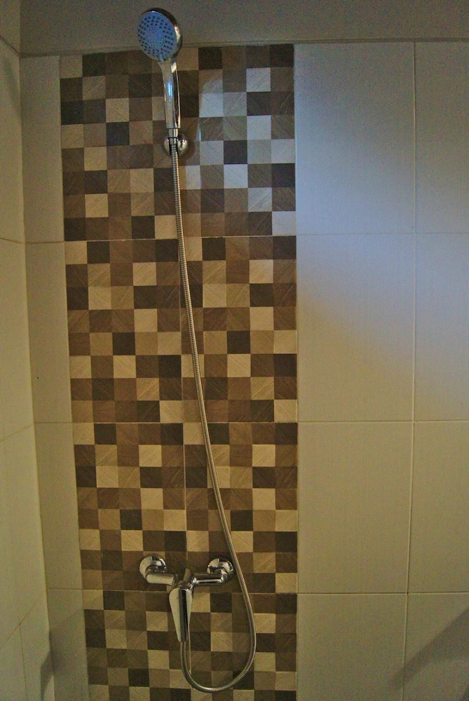 Ghamed Sari 22/50