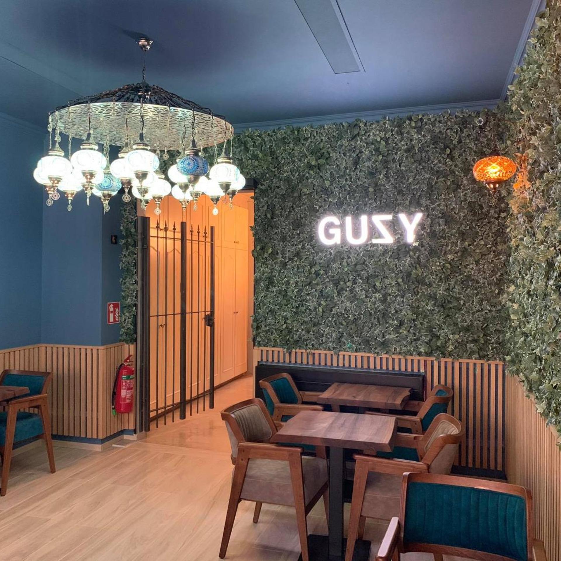 Hotel Guzy 48/68