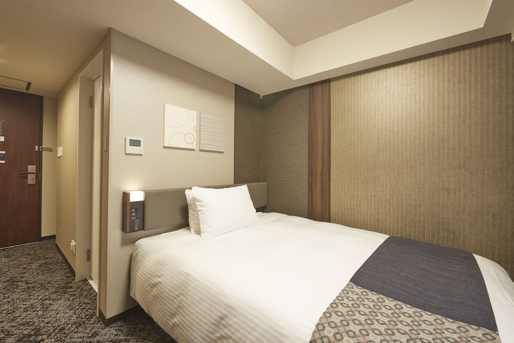 MODERATE, DOUBLE BED