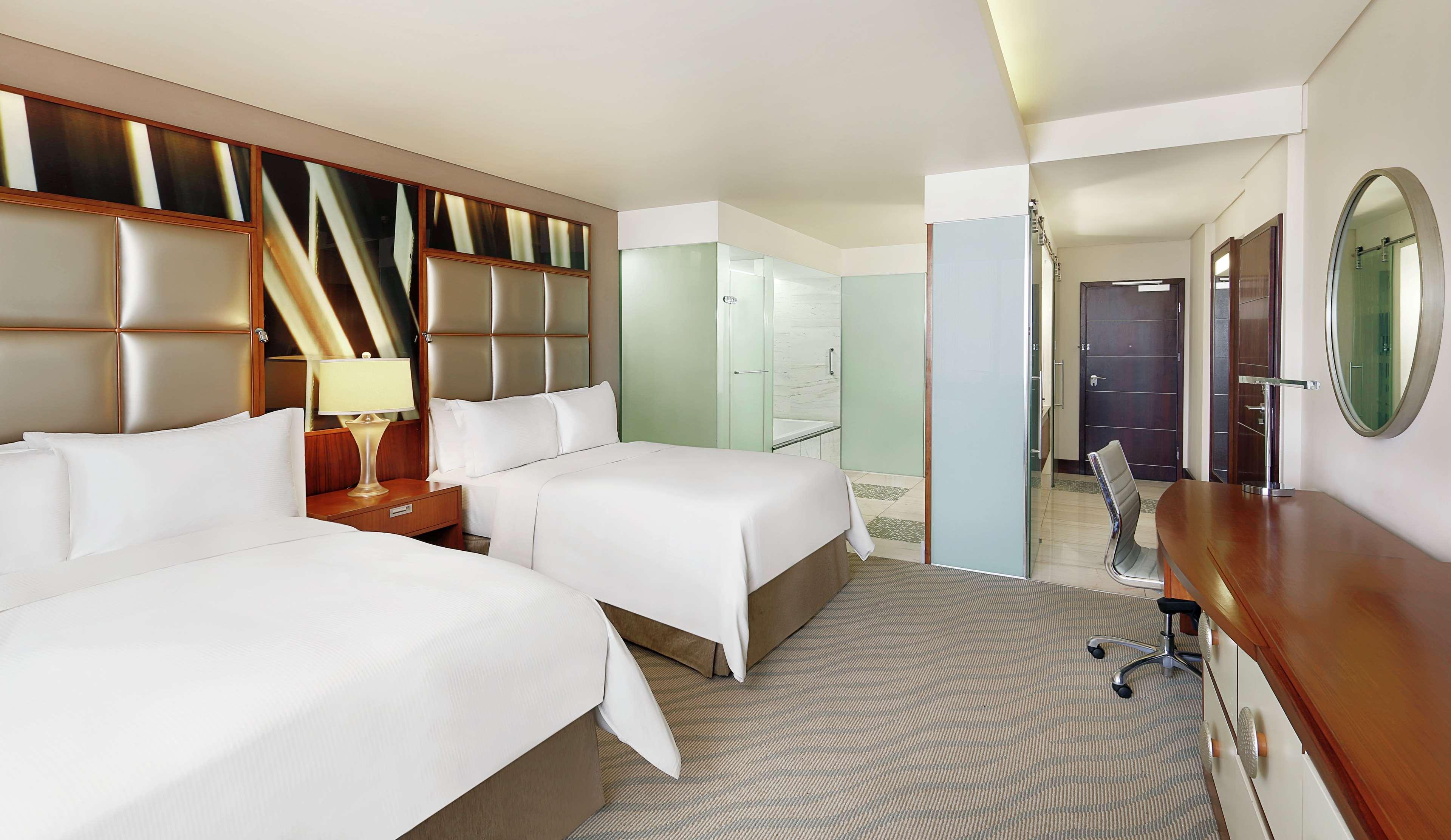 GUEST ROOM, 2 DOUBLE BEDS