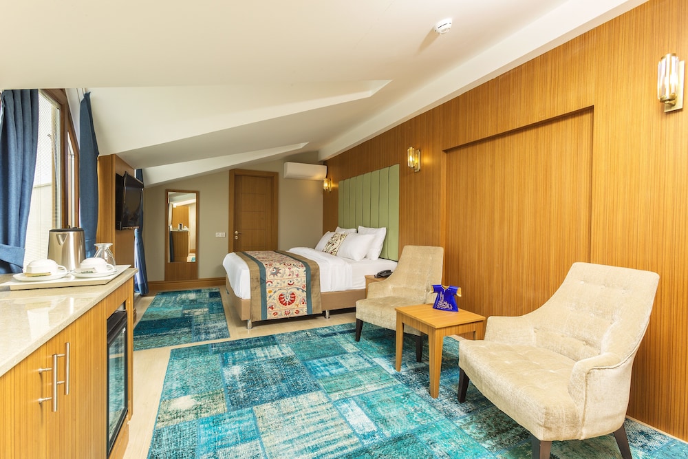 Obelisk Hotel & Suites 27/63