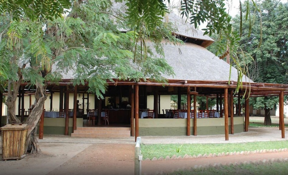 Montebelo Gorongosa Lodge Safari 1/21
