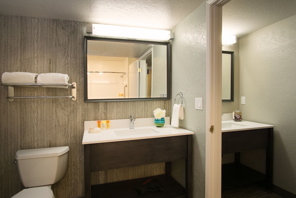 Hotel Azure Tahoe 36/39