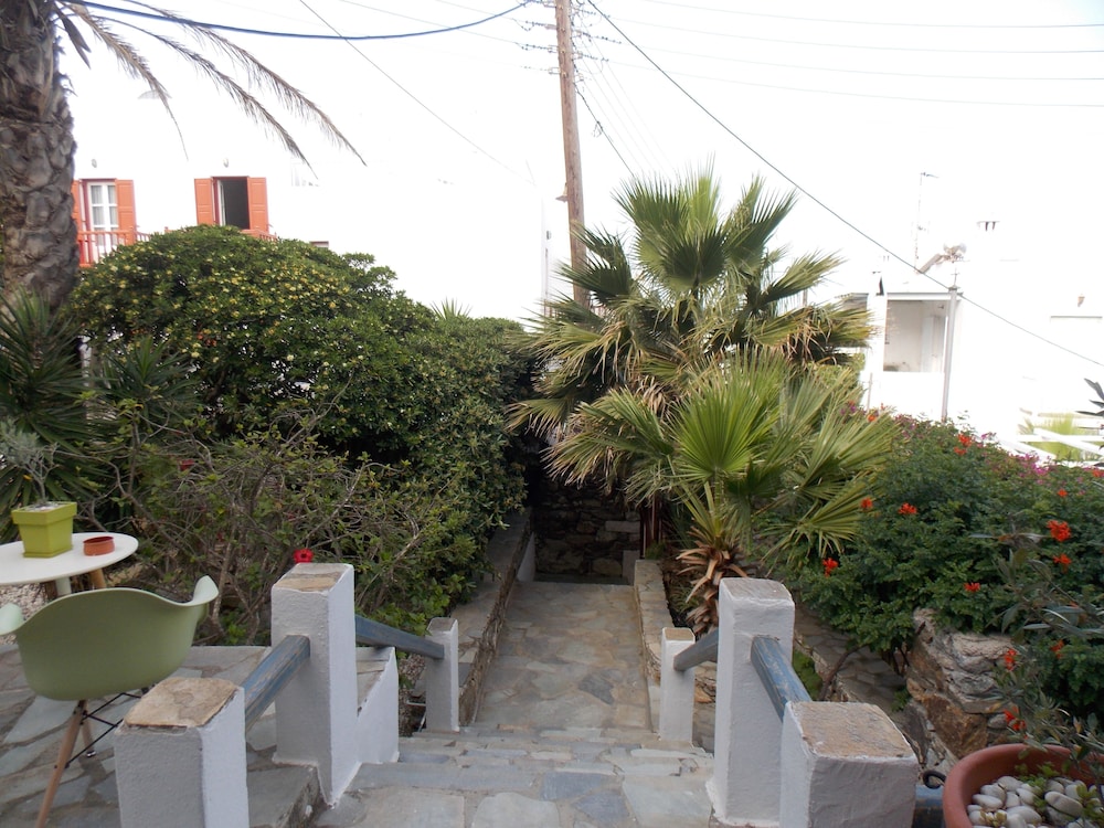 Rania Apartments Studios & Suites 34/50