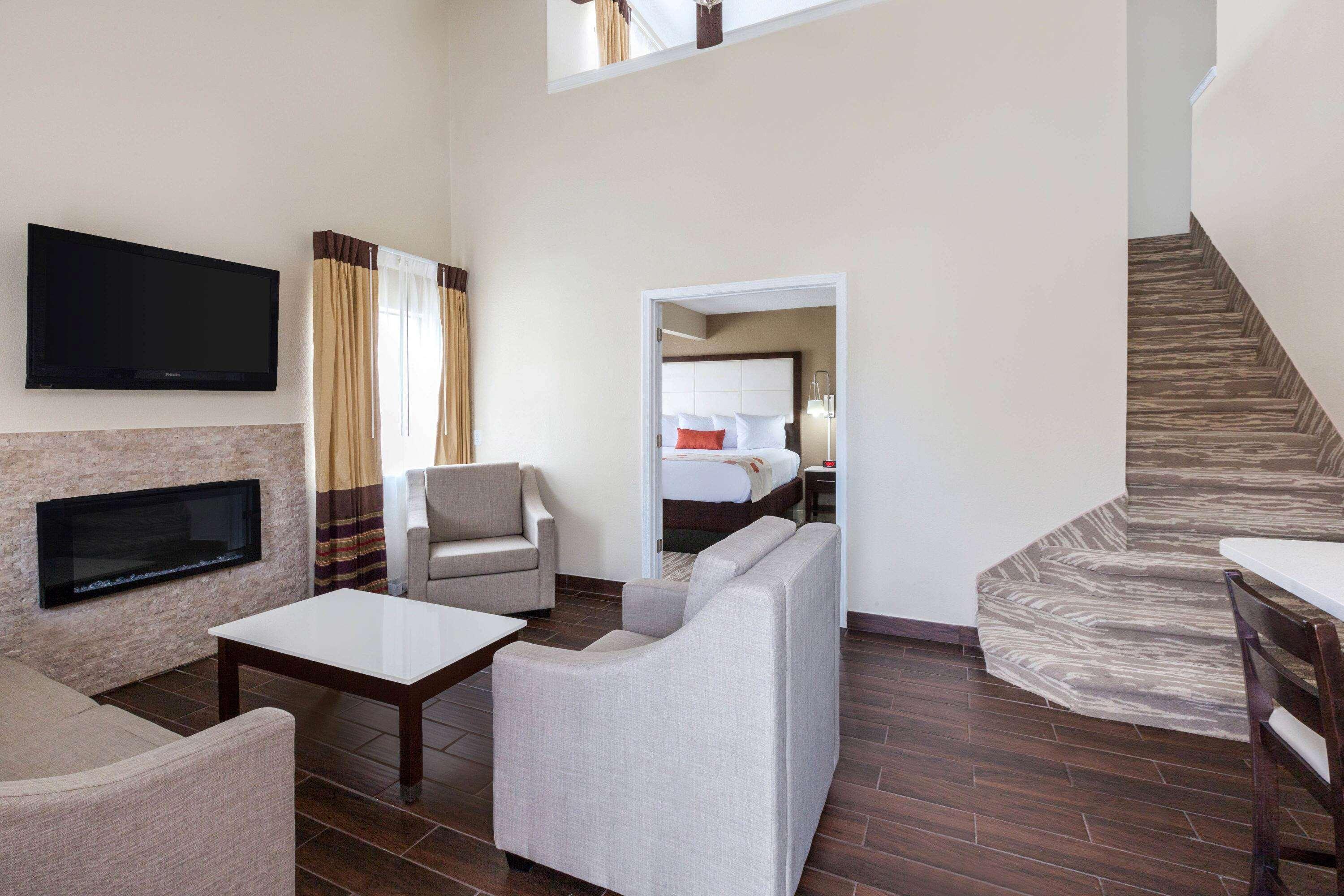 Hawthorn Suites by Wyndham Detroit Southfield 10/19