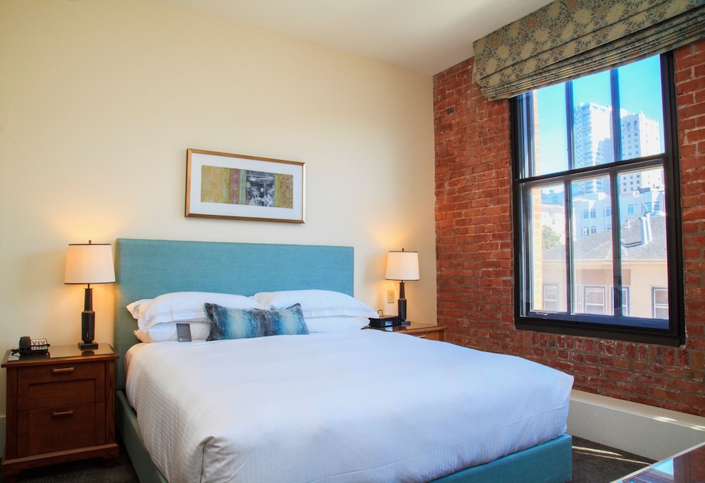 1 BEDROOM, BAY VIEW, ACCESSIBLE