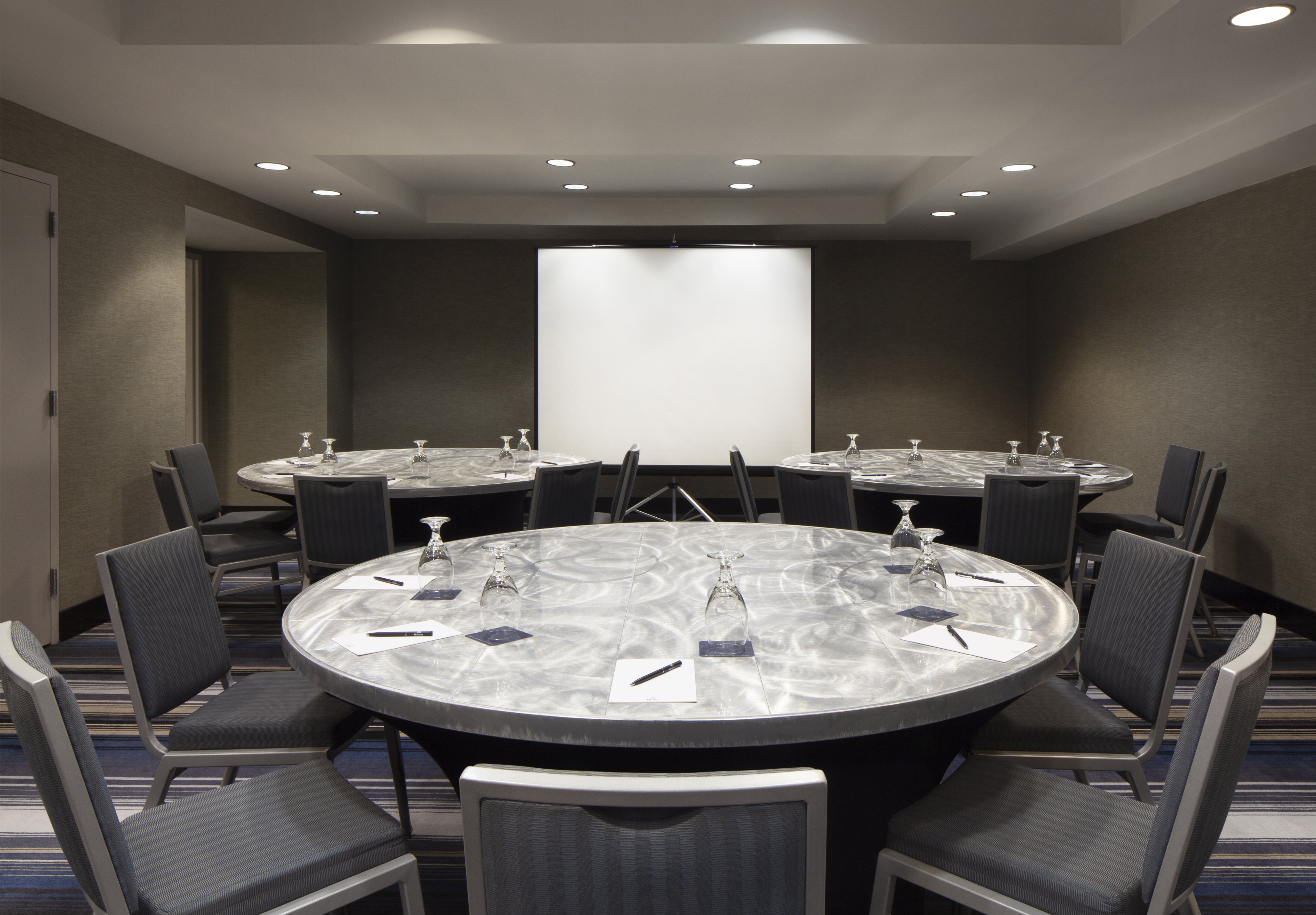 Compass Hotel Nassau Bay 43/65