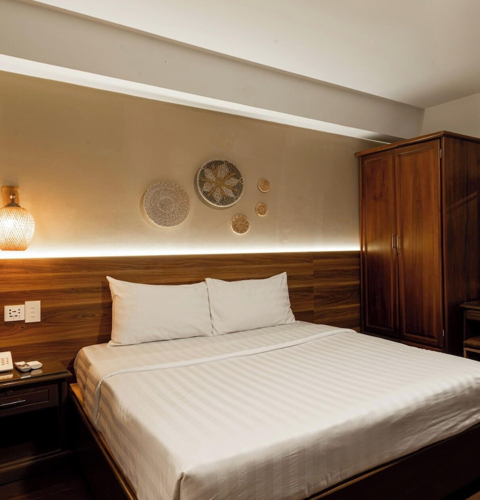 Mezzanine, Standard, Double or Twin Bed