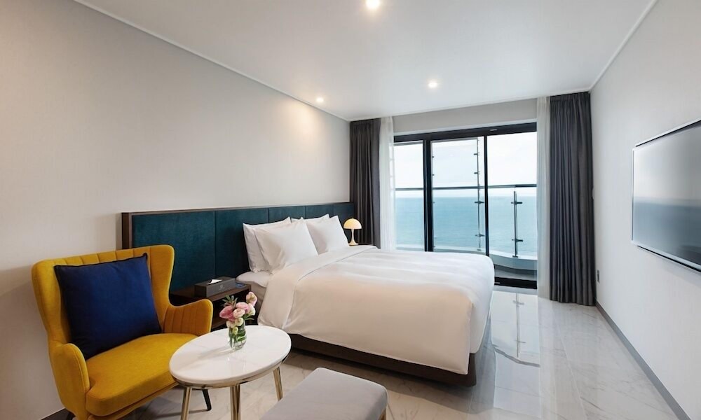 OCEAN, PREMIER, DOUBLE BED