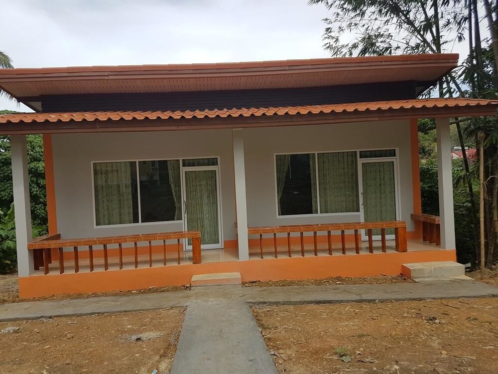 LANTA PARADISE BEACH RESORT 11/60