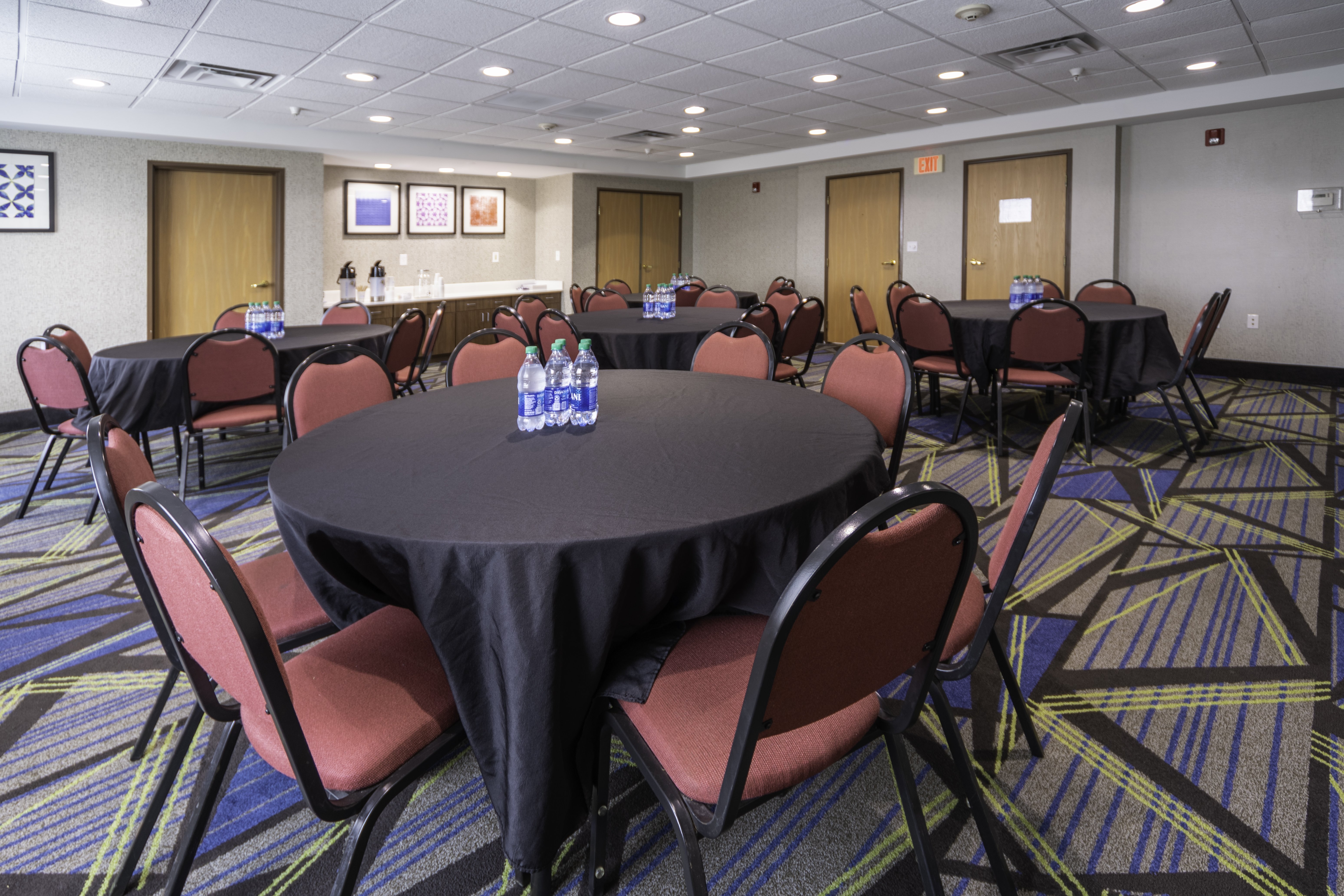 HOLIDAY INN EXPRESS ROCHELLE 63/71
