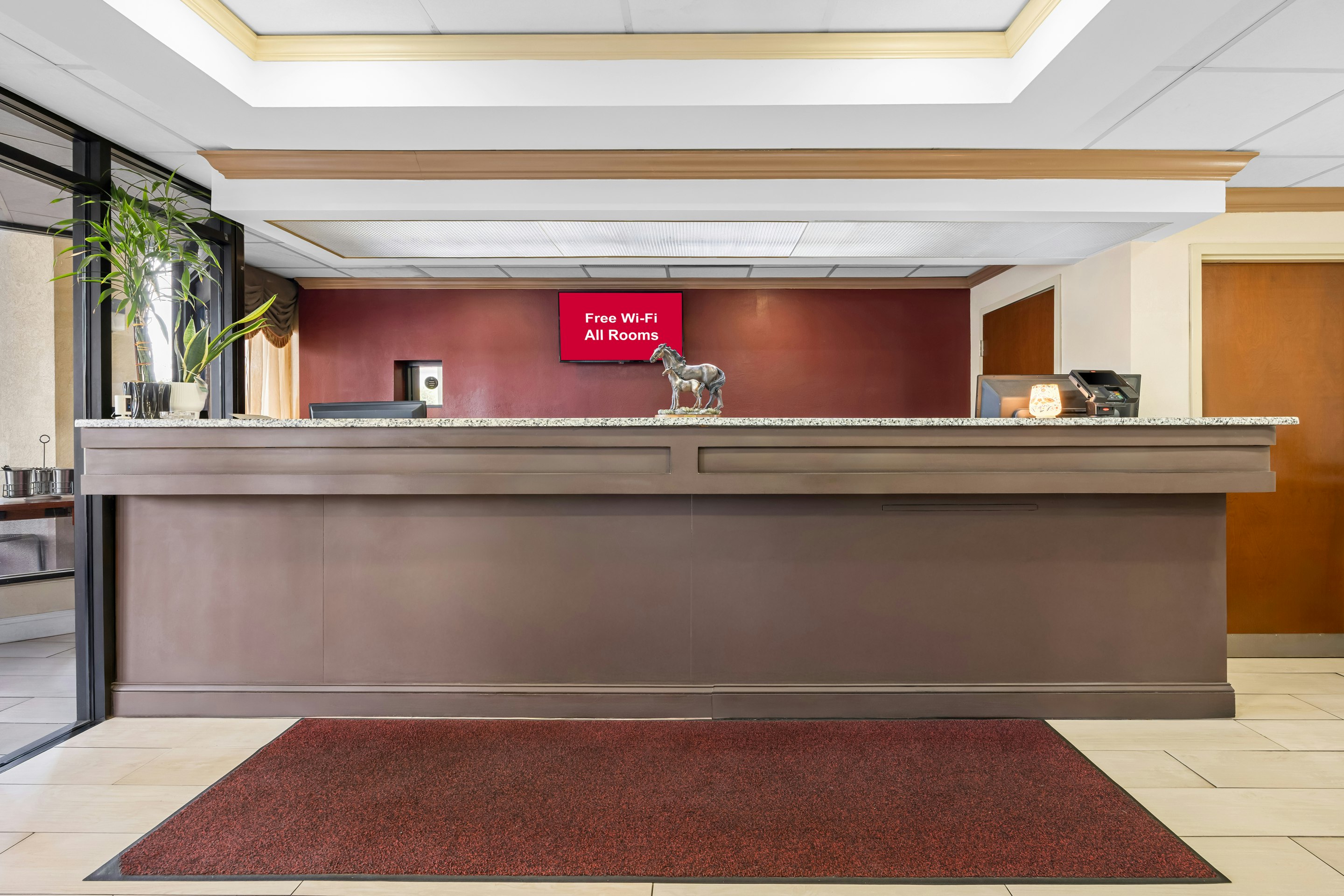 Red Roof Inn & Suites Clinton 16/41