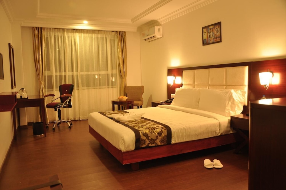 CLARKS INN BADAMI 3/25