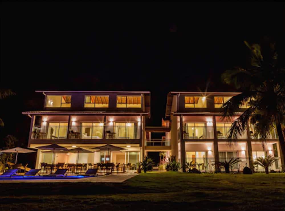 Amora Hotel 4/67