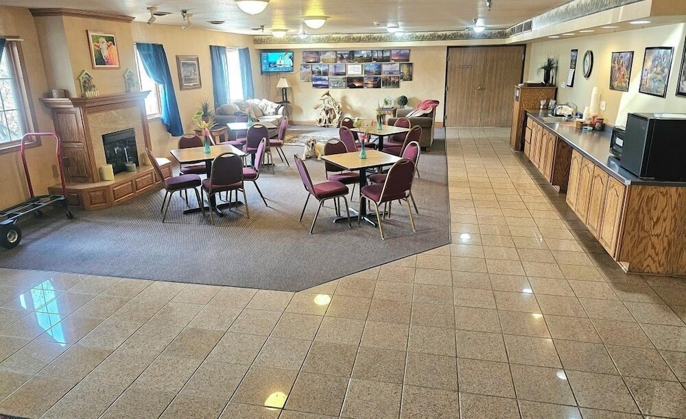 Park View Inn And Suites And Conference Center 46/65