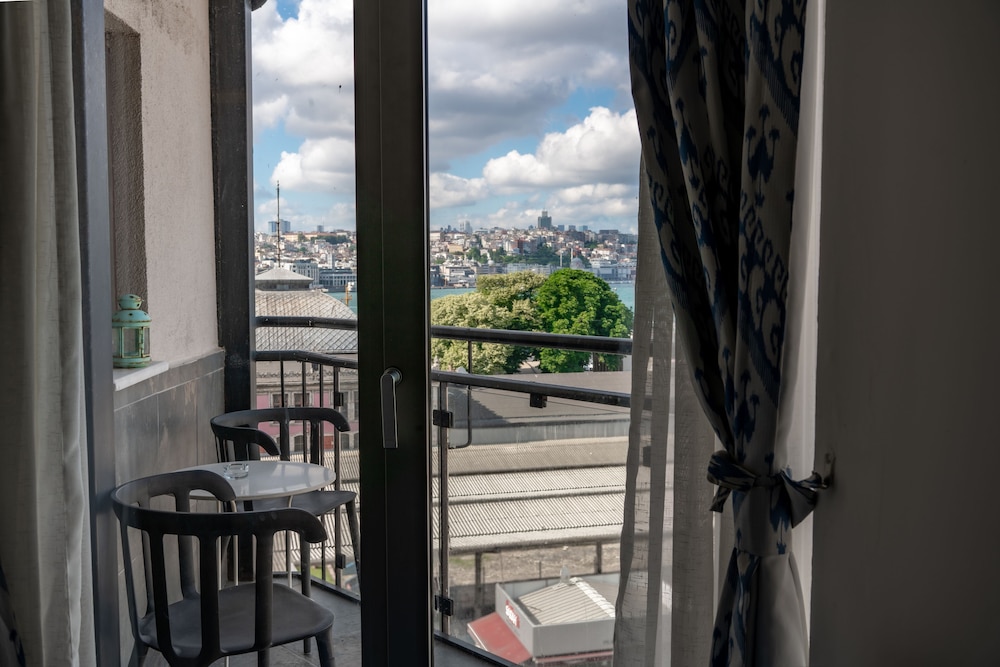 ELANAZ HOTEL 34/50