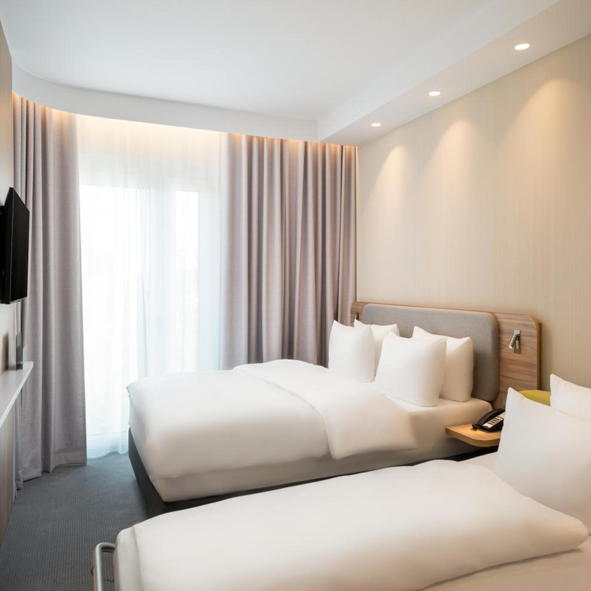 Standard, King Bed, Queen Bed, Extra Floor Space