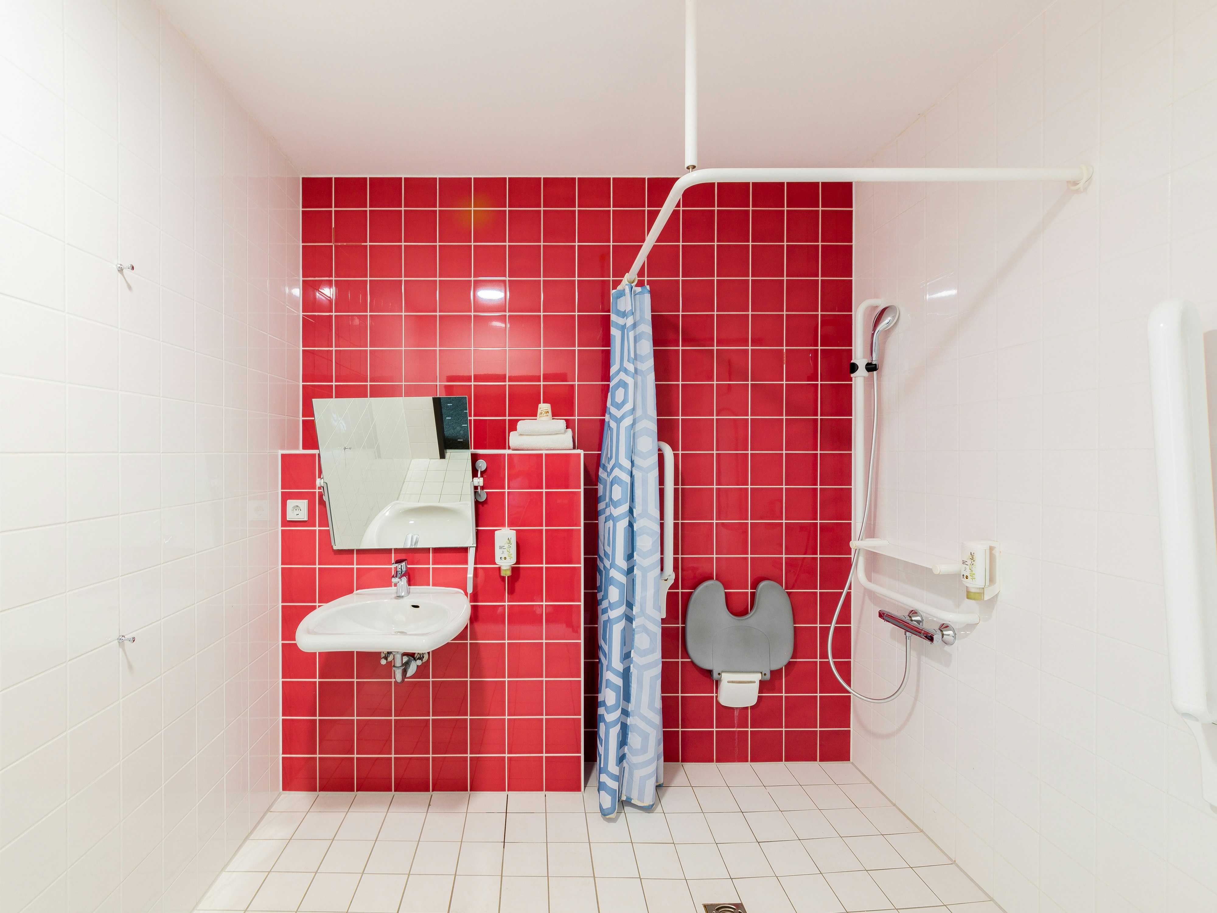 B&B Hotel Dusseldorf-Airport 27/30