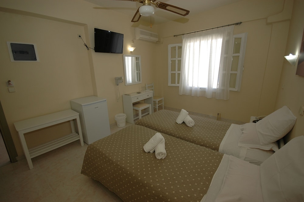 ECONOMY, TWIN BEDS
