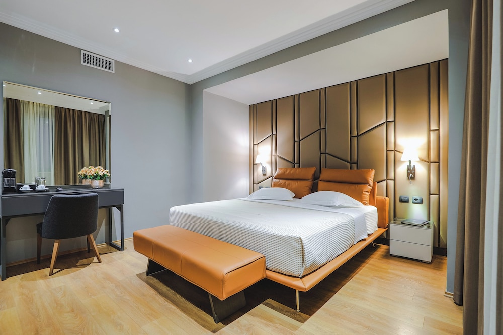Junior Suite, Queen Bed, Sea View