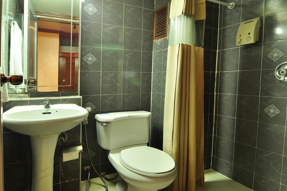 P.S Hotel 32/33
