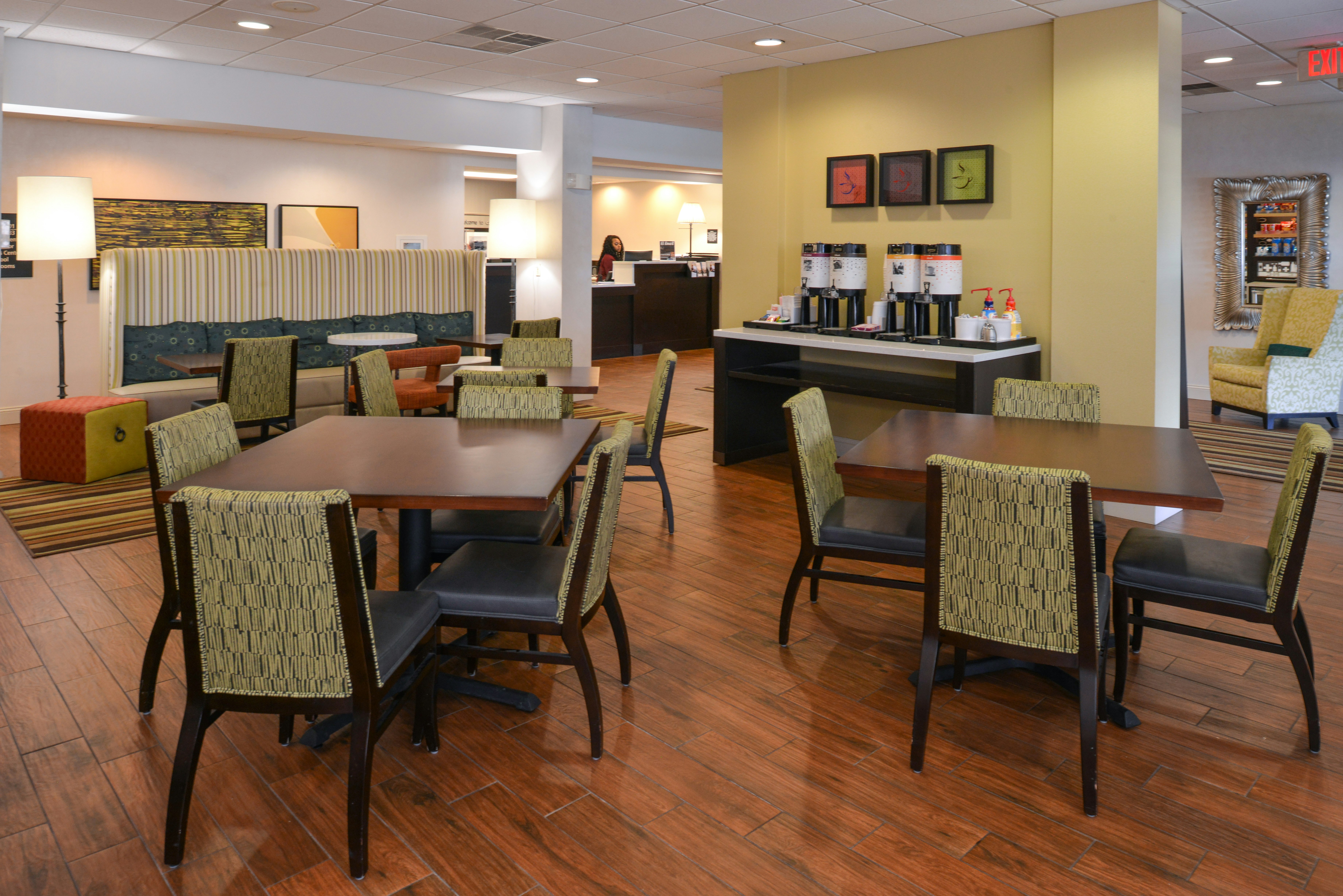 Hampton Inn Carbondale 30/40