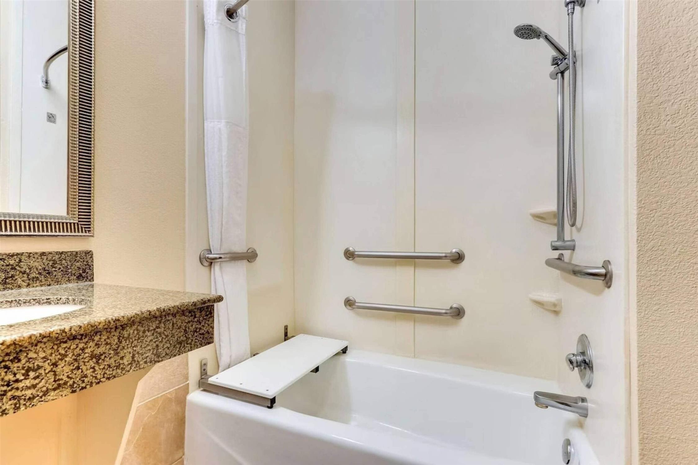 Comfort Inn & Suites Waco Woodway 33/34
