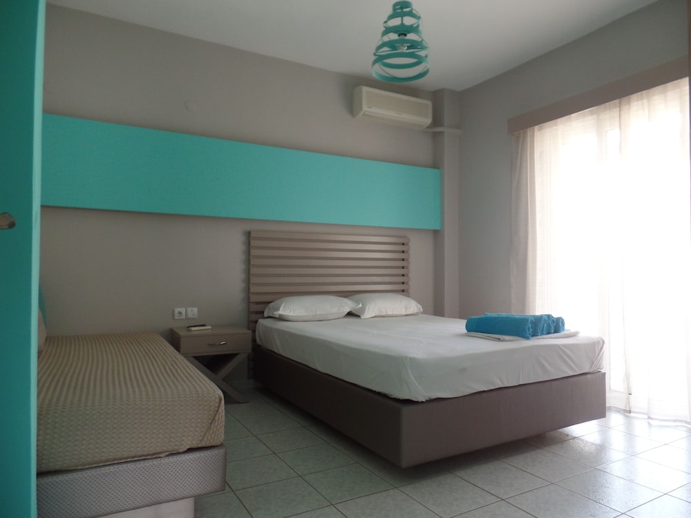 Ouzas Hotel 11/38