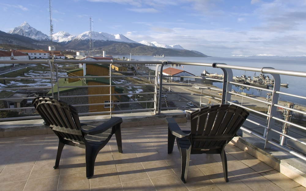 CILENE DEL FARO SUITES AND SPA 75/76