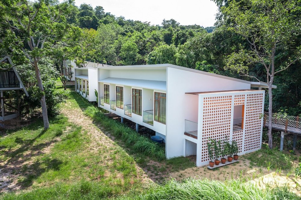 BAAN PLOY SEA 6/50